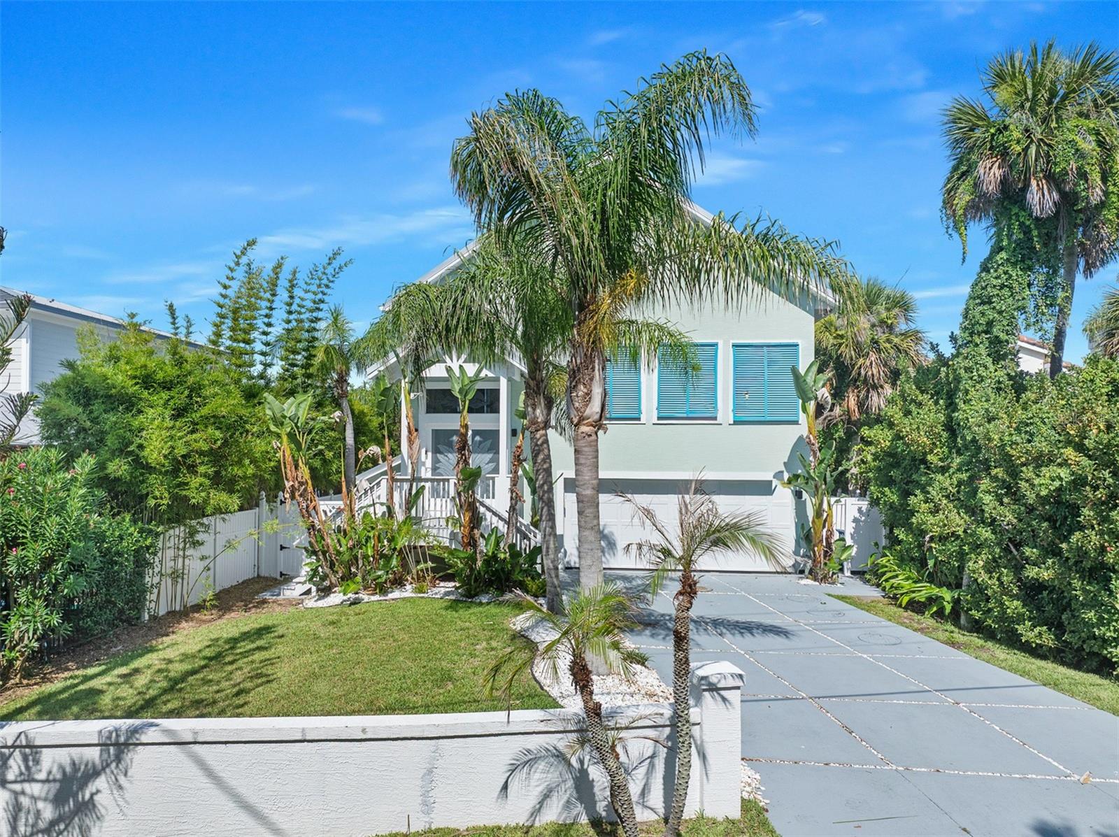 3110 John Anderson Drive — photo
