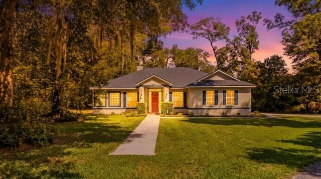 1085 Taylor Road E — photo