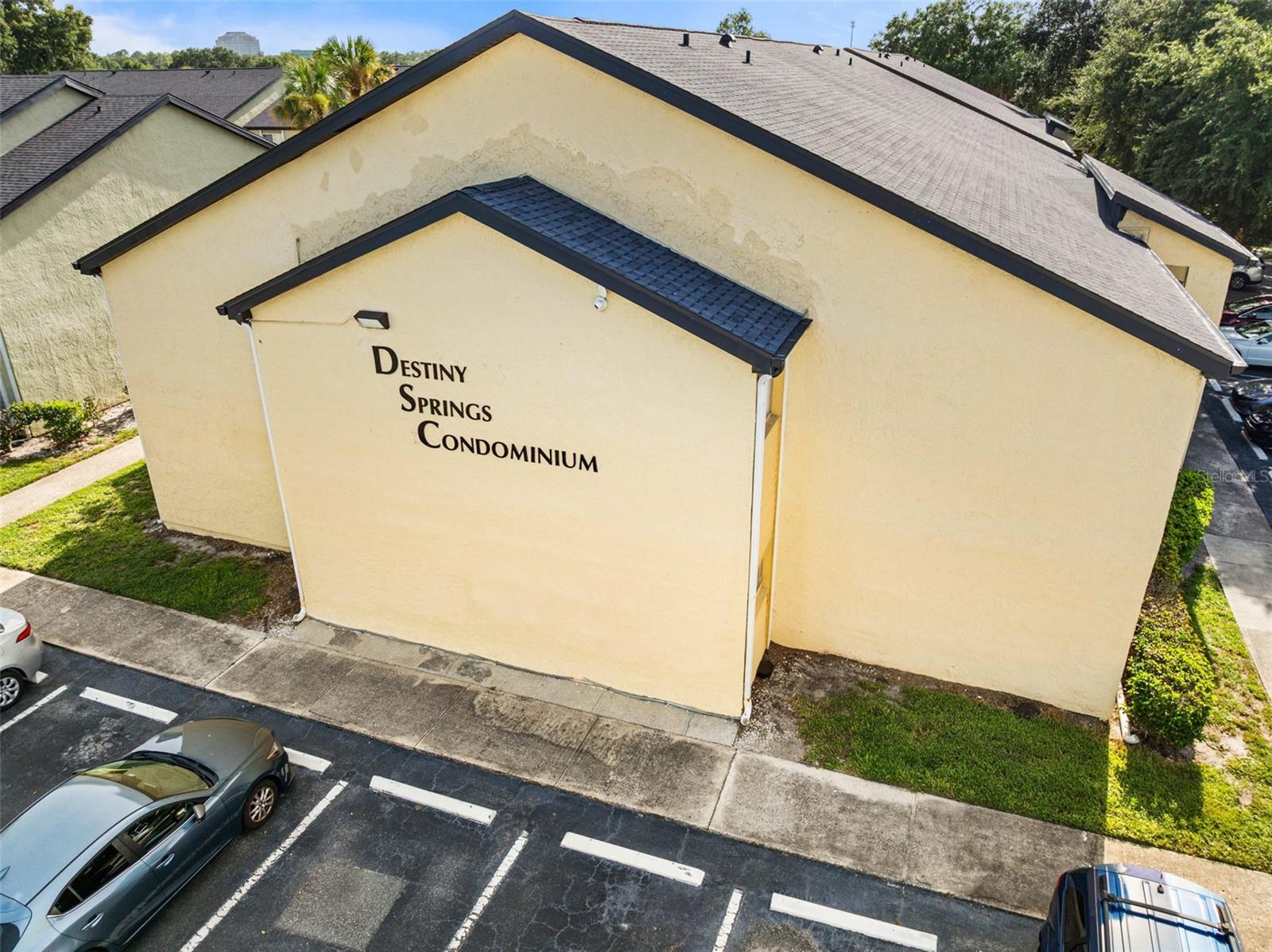 910 Lake Destiny Road B — photo