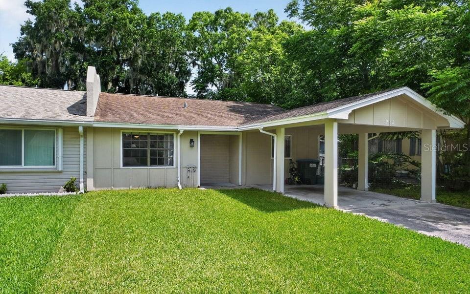 912 Royal Oak Court — photo