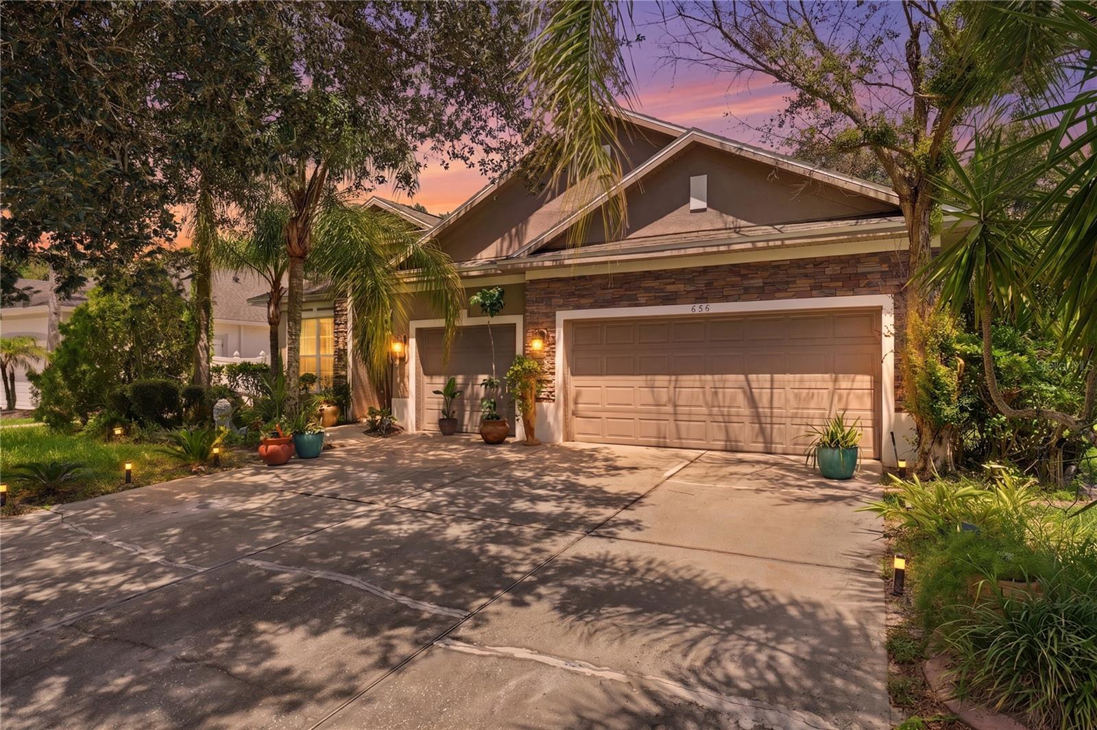 458 Woodford Drive — photo