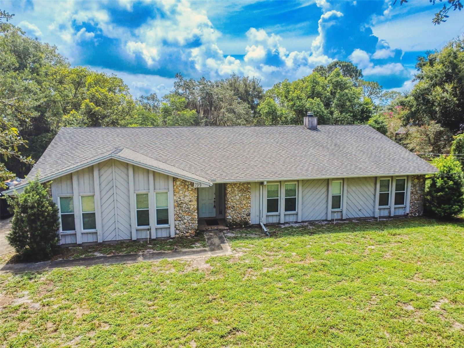 799 E Lehigh Drive — photo
