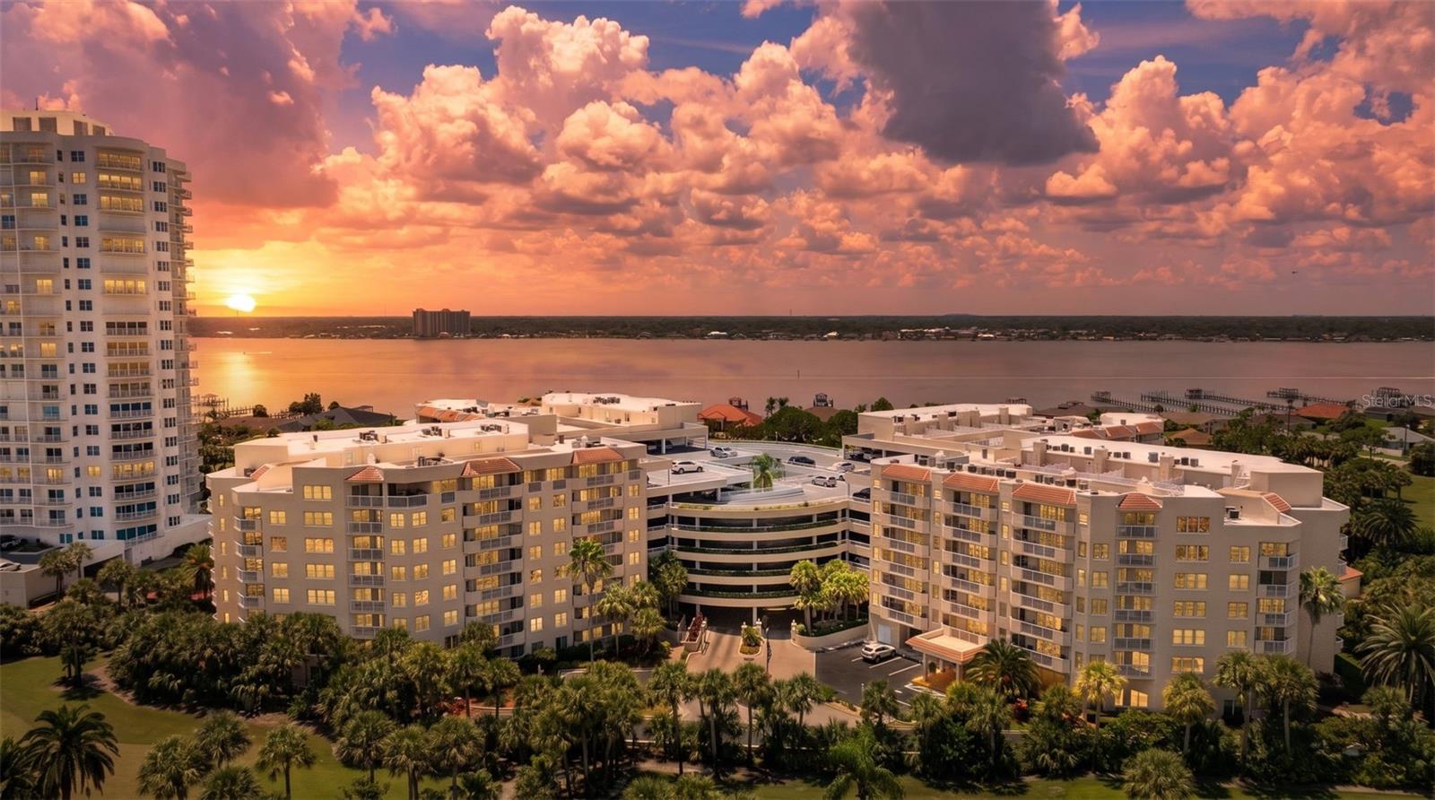 3 Oceans West Boulevard 5B4 — photo