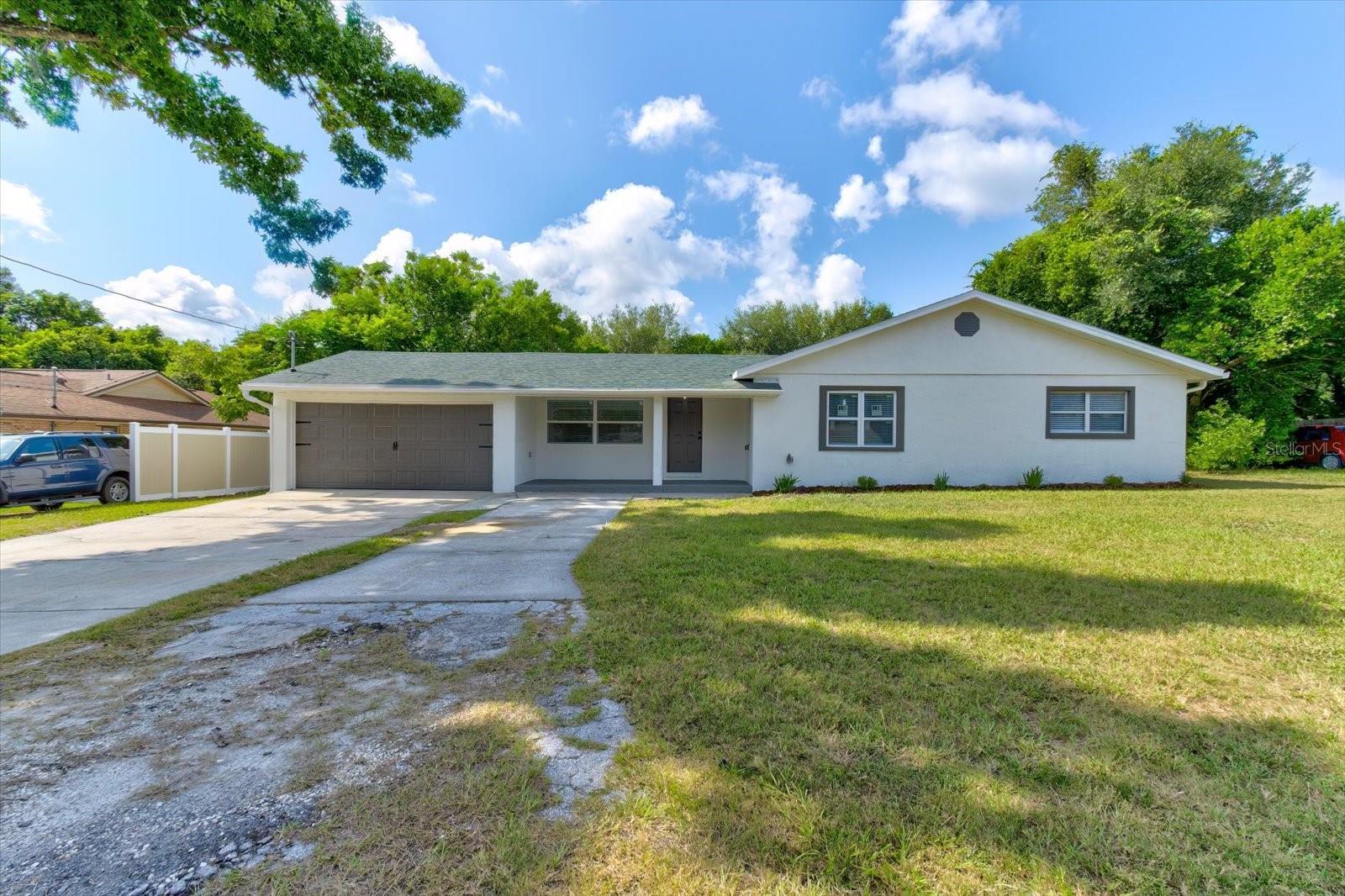 47 Dahlia Drive — photo