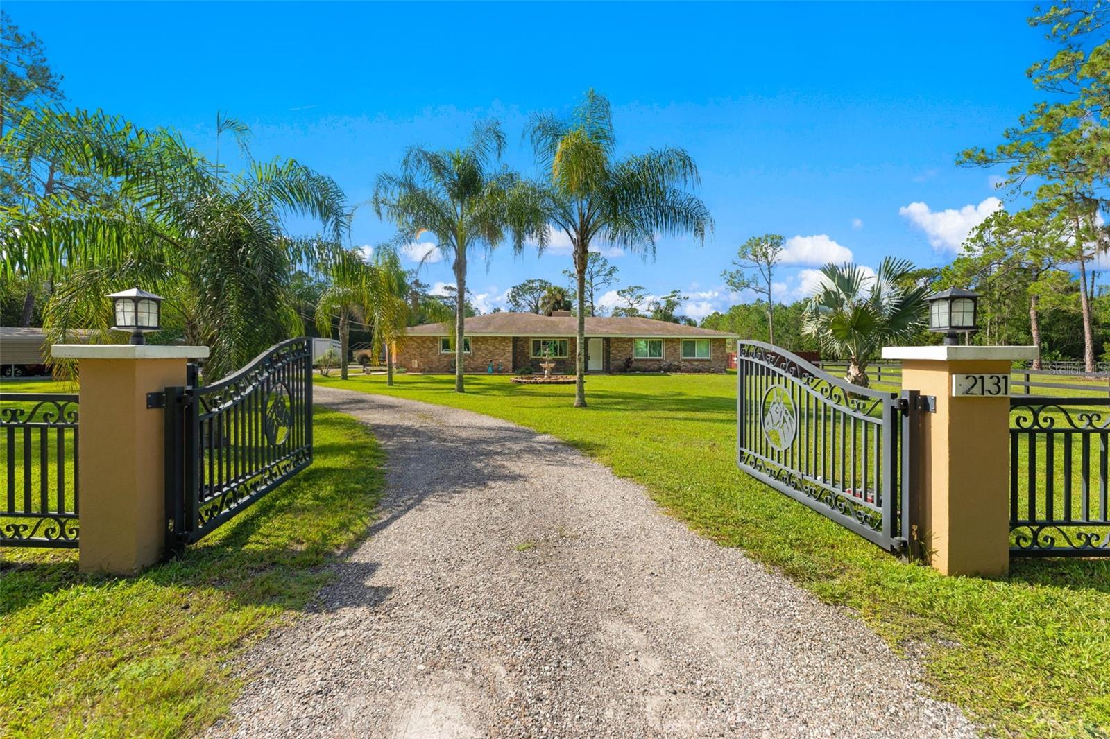 2131 W Poinsettia Drive — photo