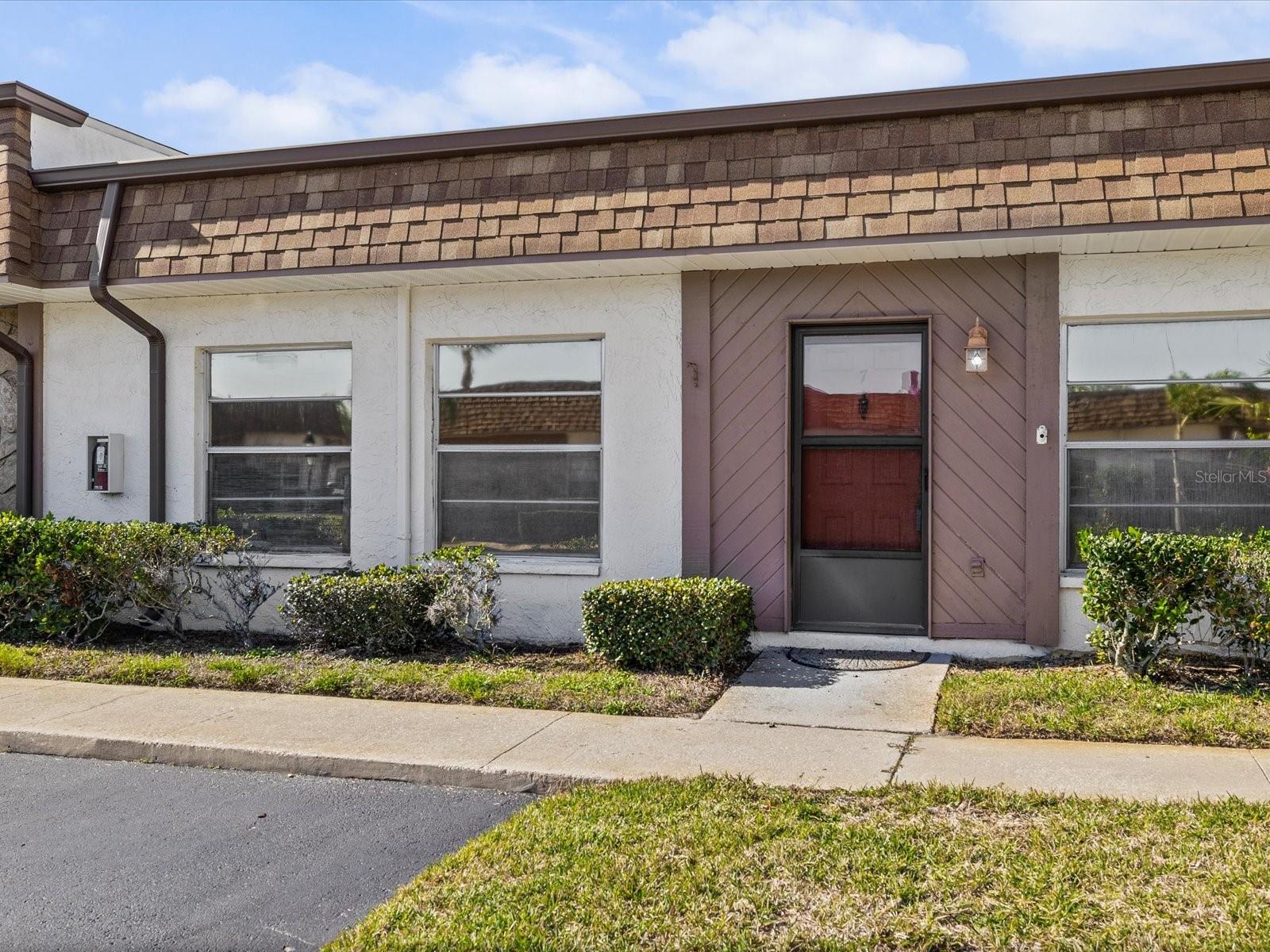 6037 Chesham Drive 7 — photo