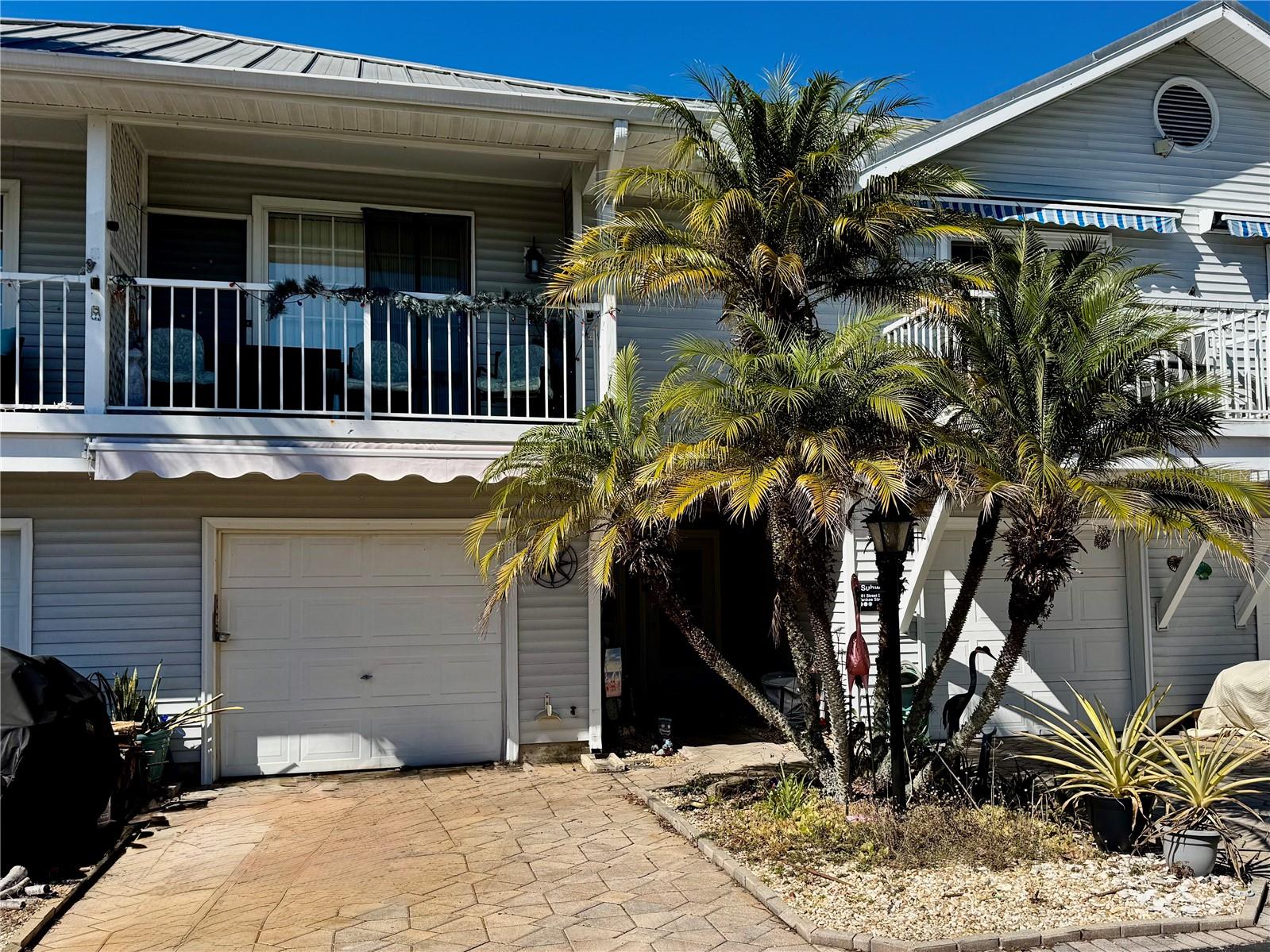 2111 Vista Del Sol Circle 403 — photo