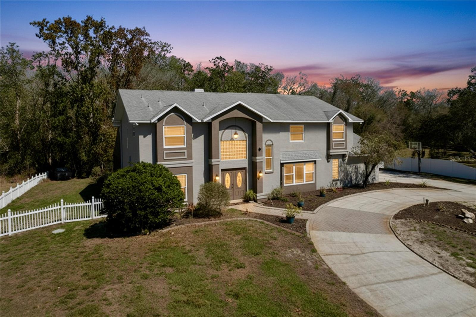 10655 Lakeview Drive — photo