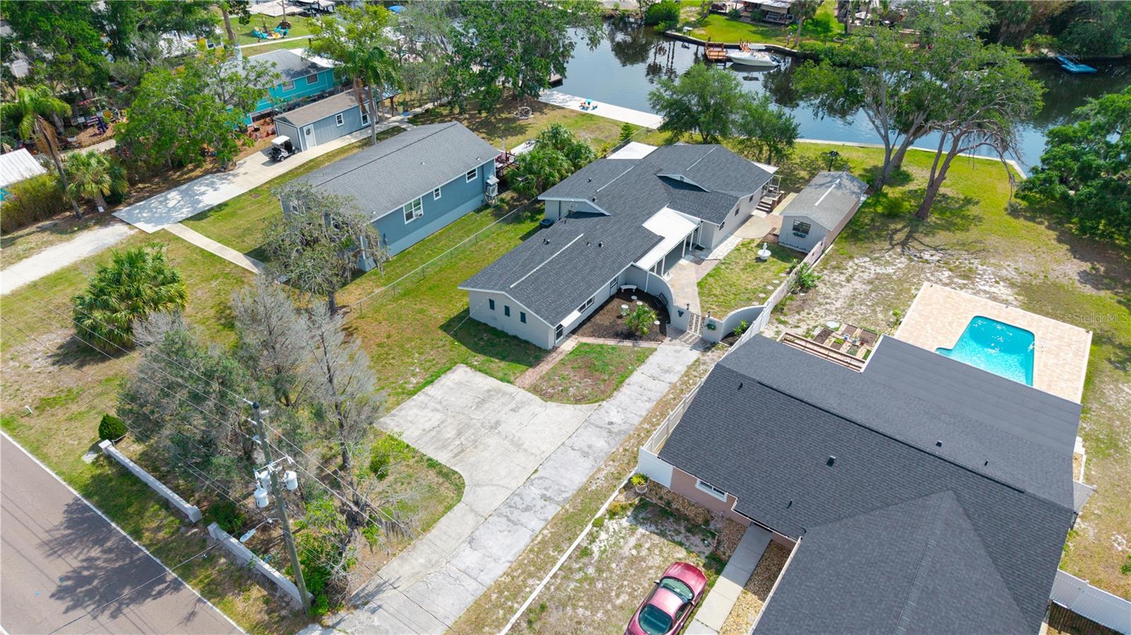 5822 River Road — photo