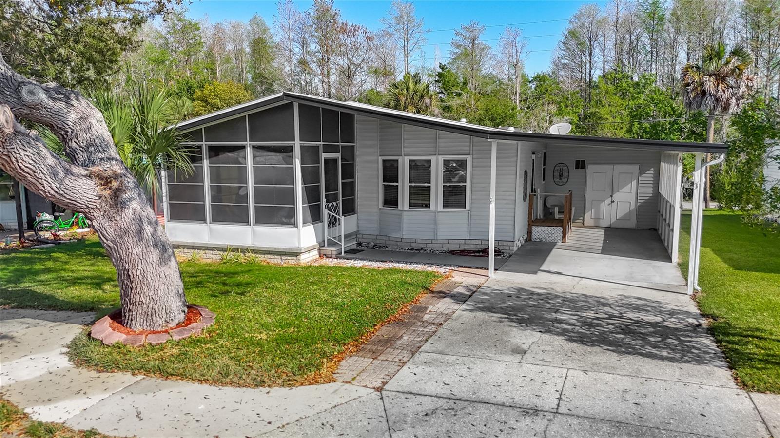 10321 Marinette Avenue — photo