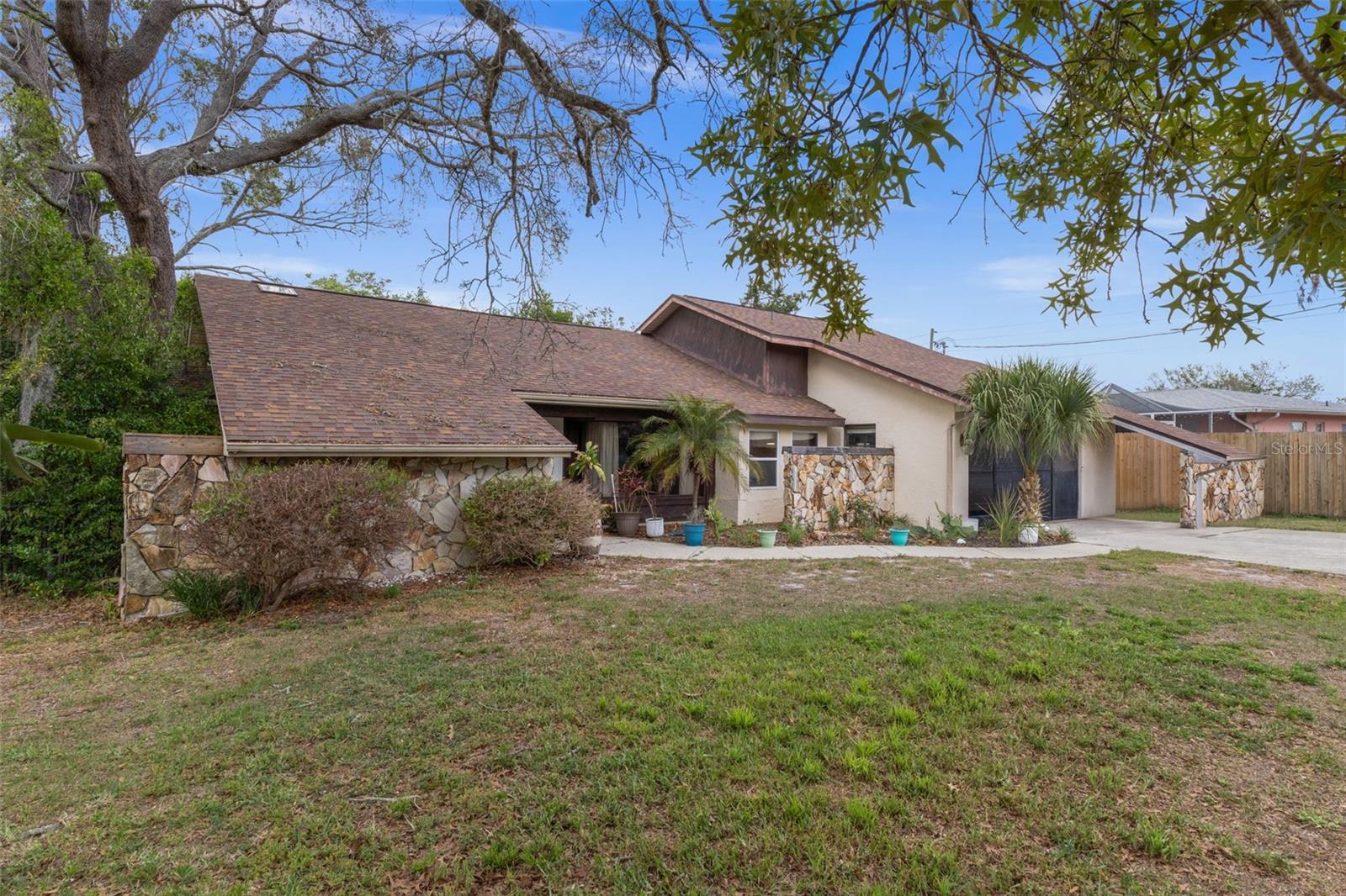 6231 Wayside Court — photo