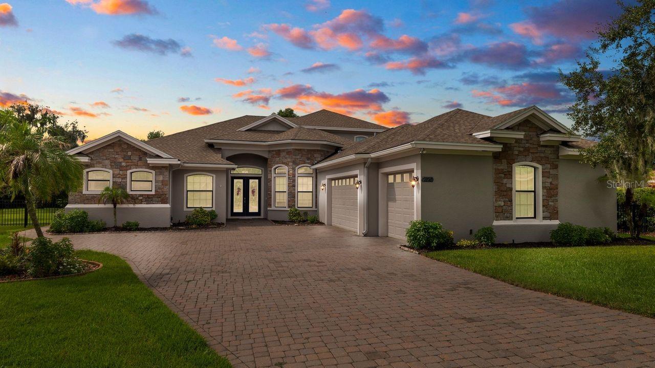 2120 Southern Oaks Lane — photo