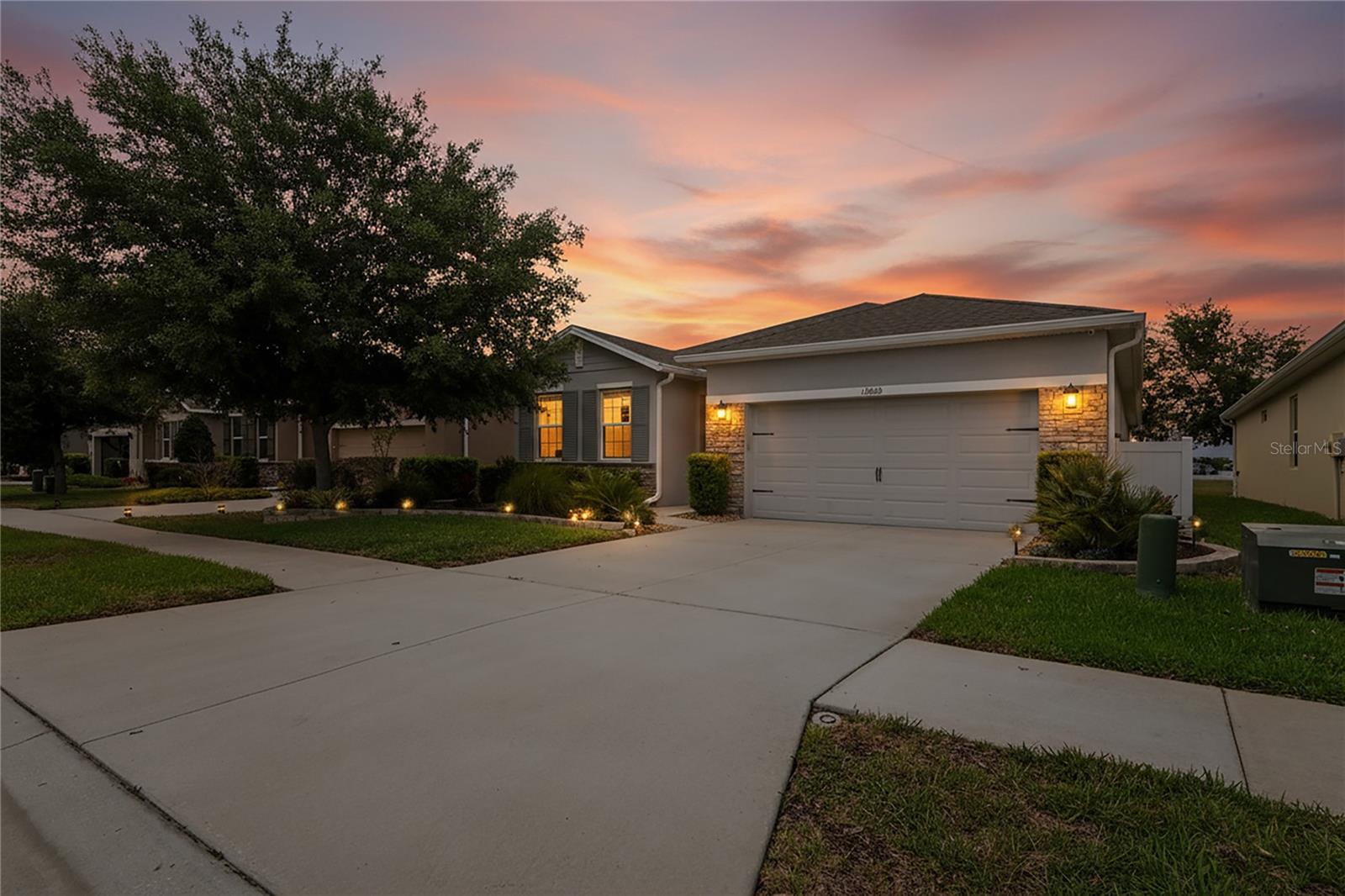 13605 Paddington Way — photo