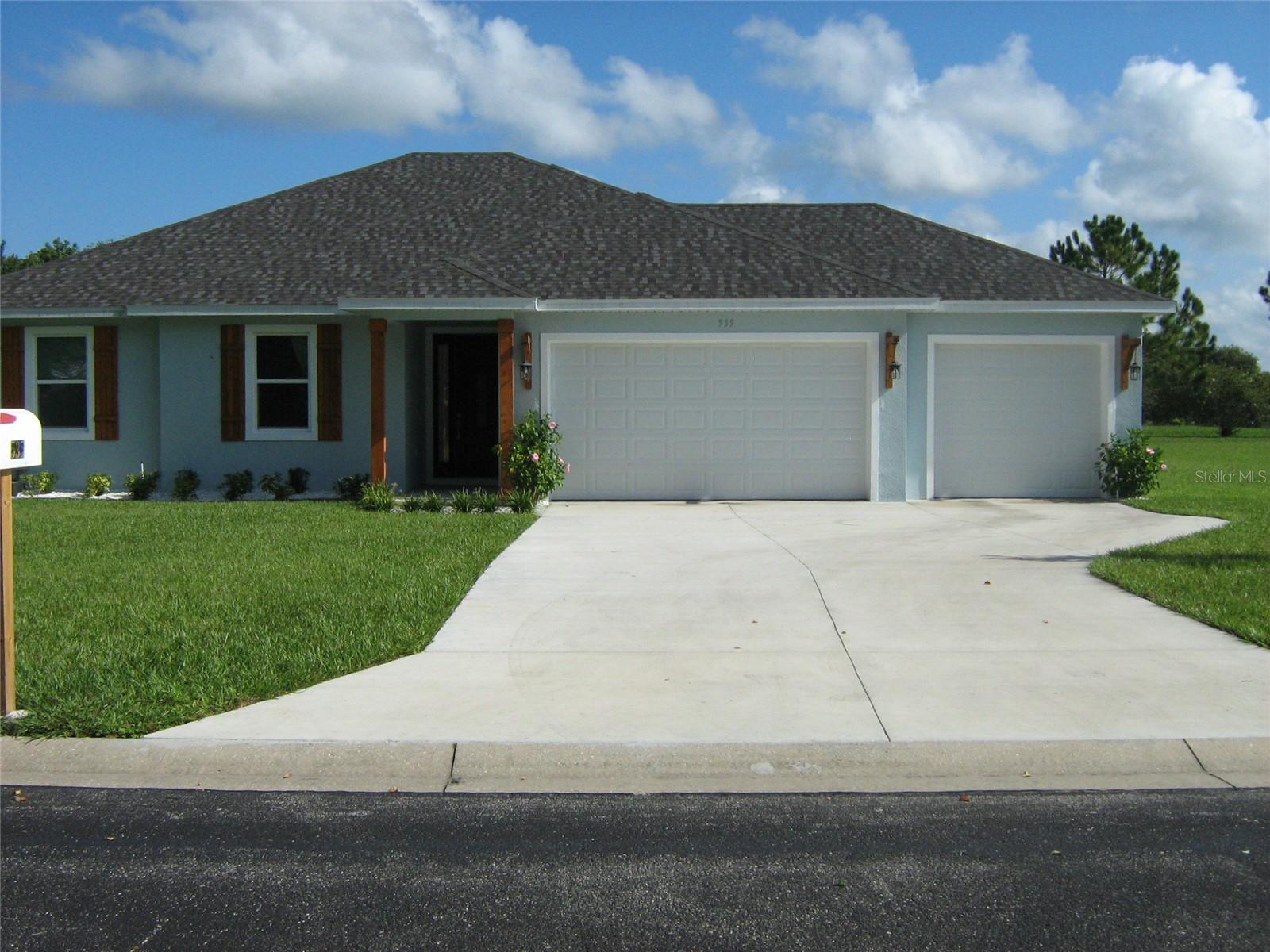 535 Dowling Circle — photo