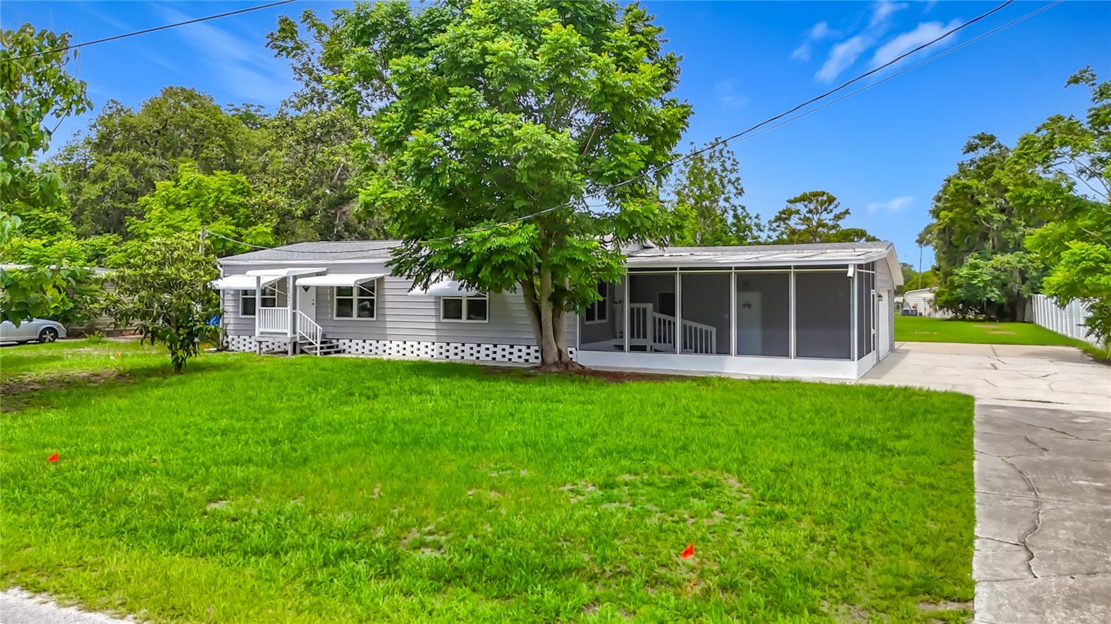 12331 Parkwood Street — photo