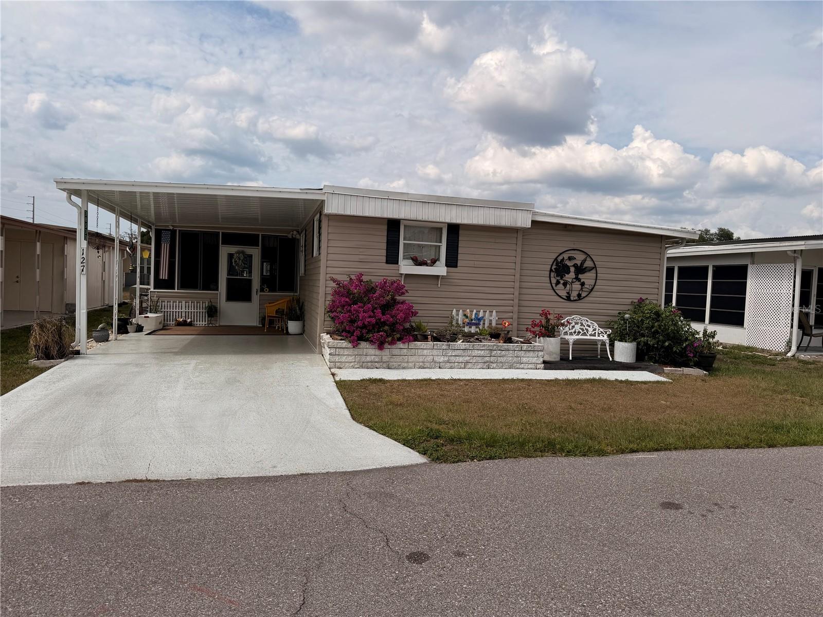38533 Lansing Avenue — photo