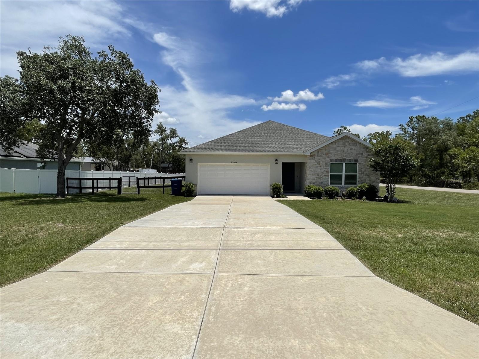 13084 Motmot Road — photo