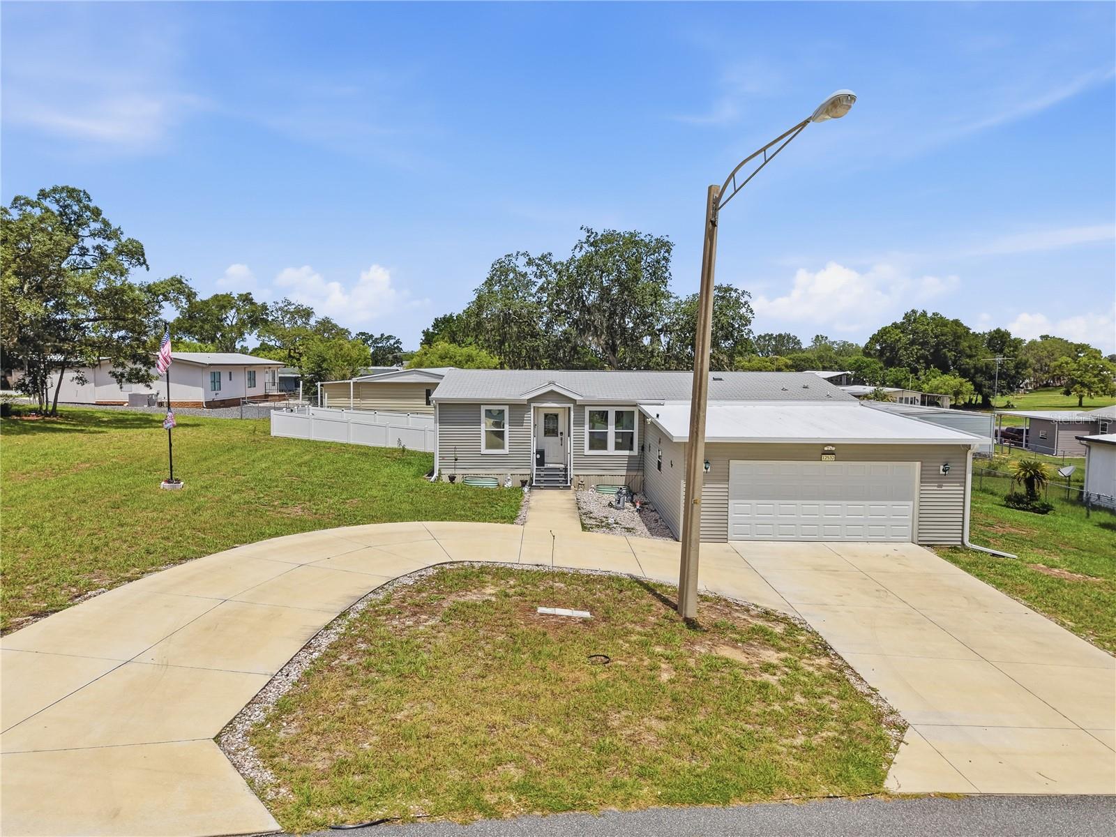 12532 Fairway Avenue — photo