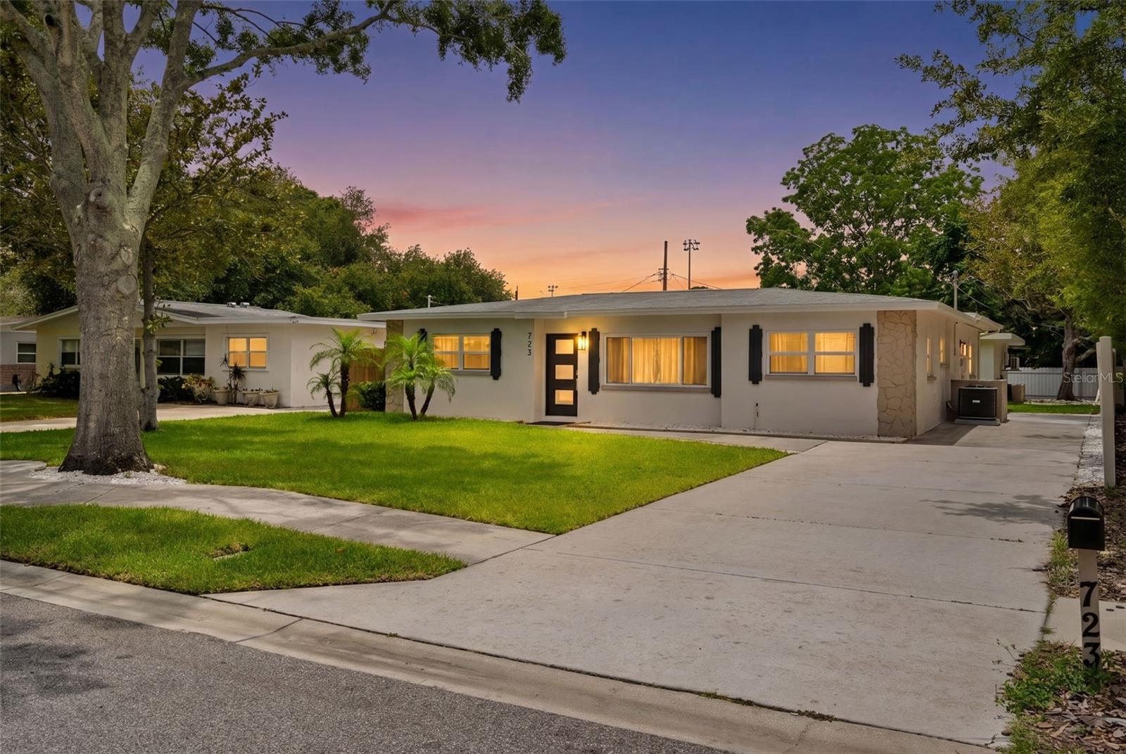 723 W Bayshore Drive — photo