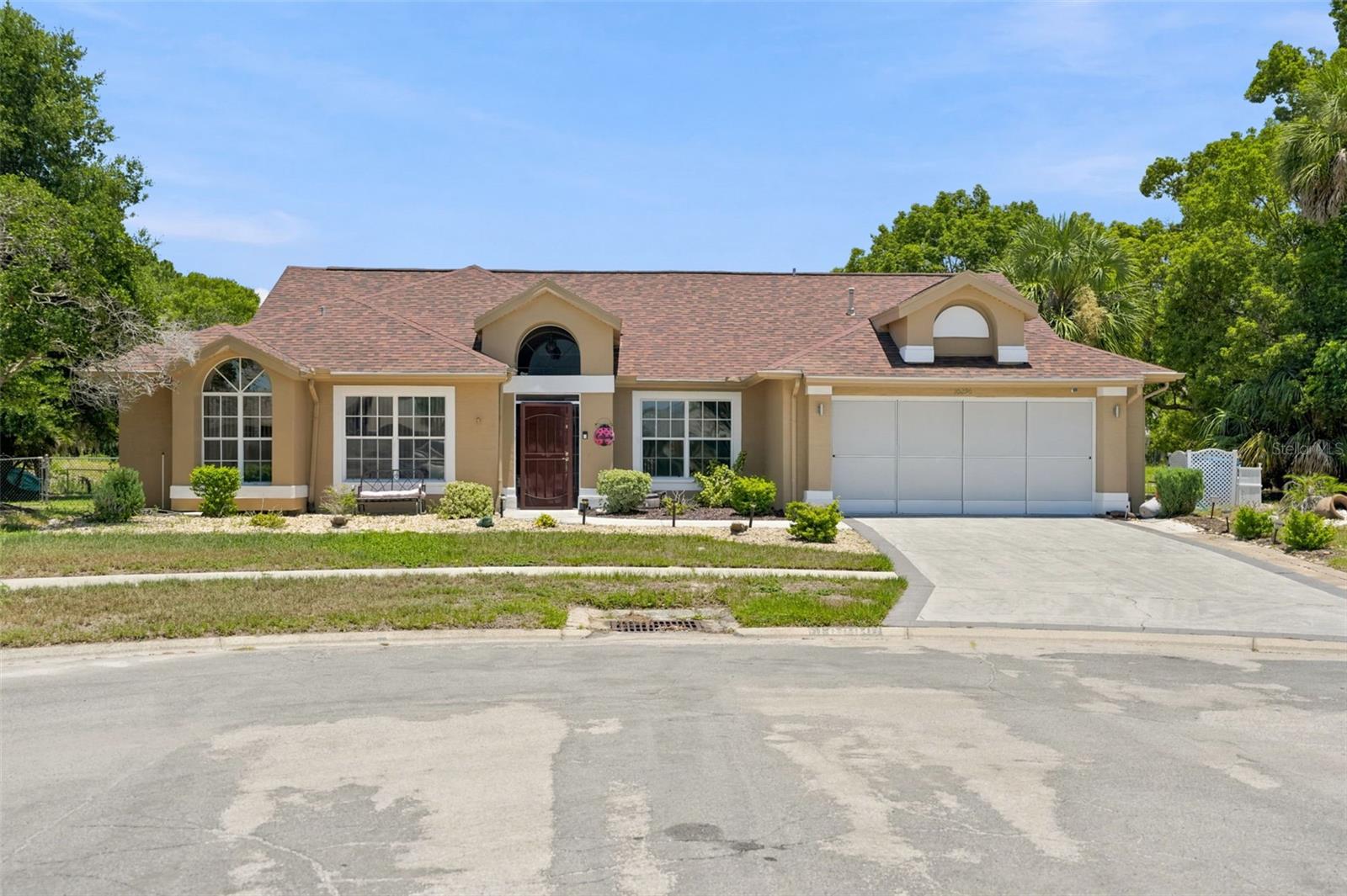 10296 Windsor Court — photo