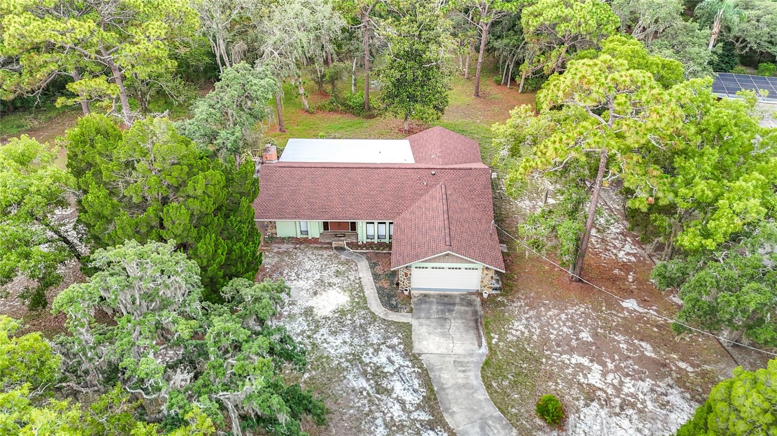 10050 Deer Lane — photo