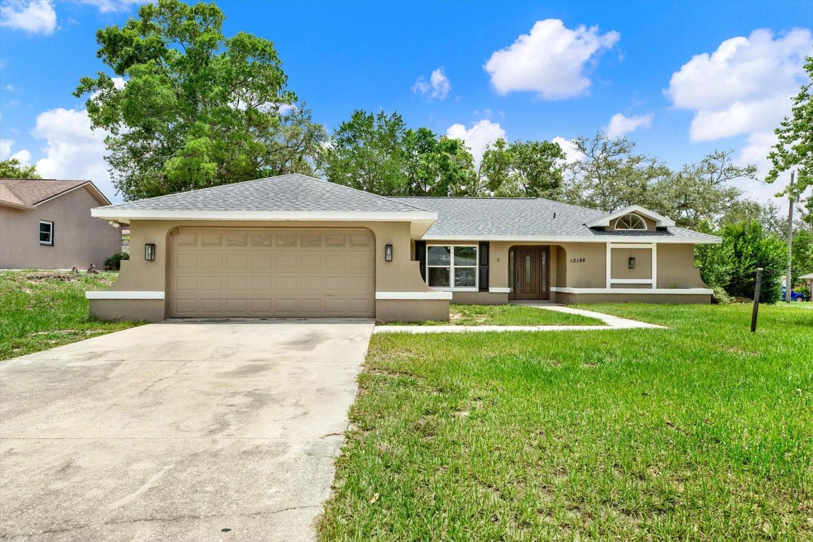 12186 Lamont Drive — photo