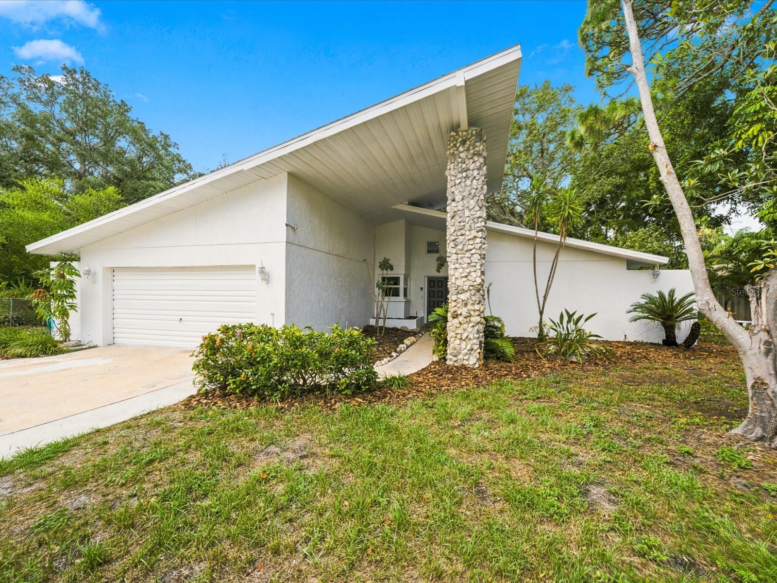 419 Wayfarer Court — photo