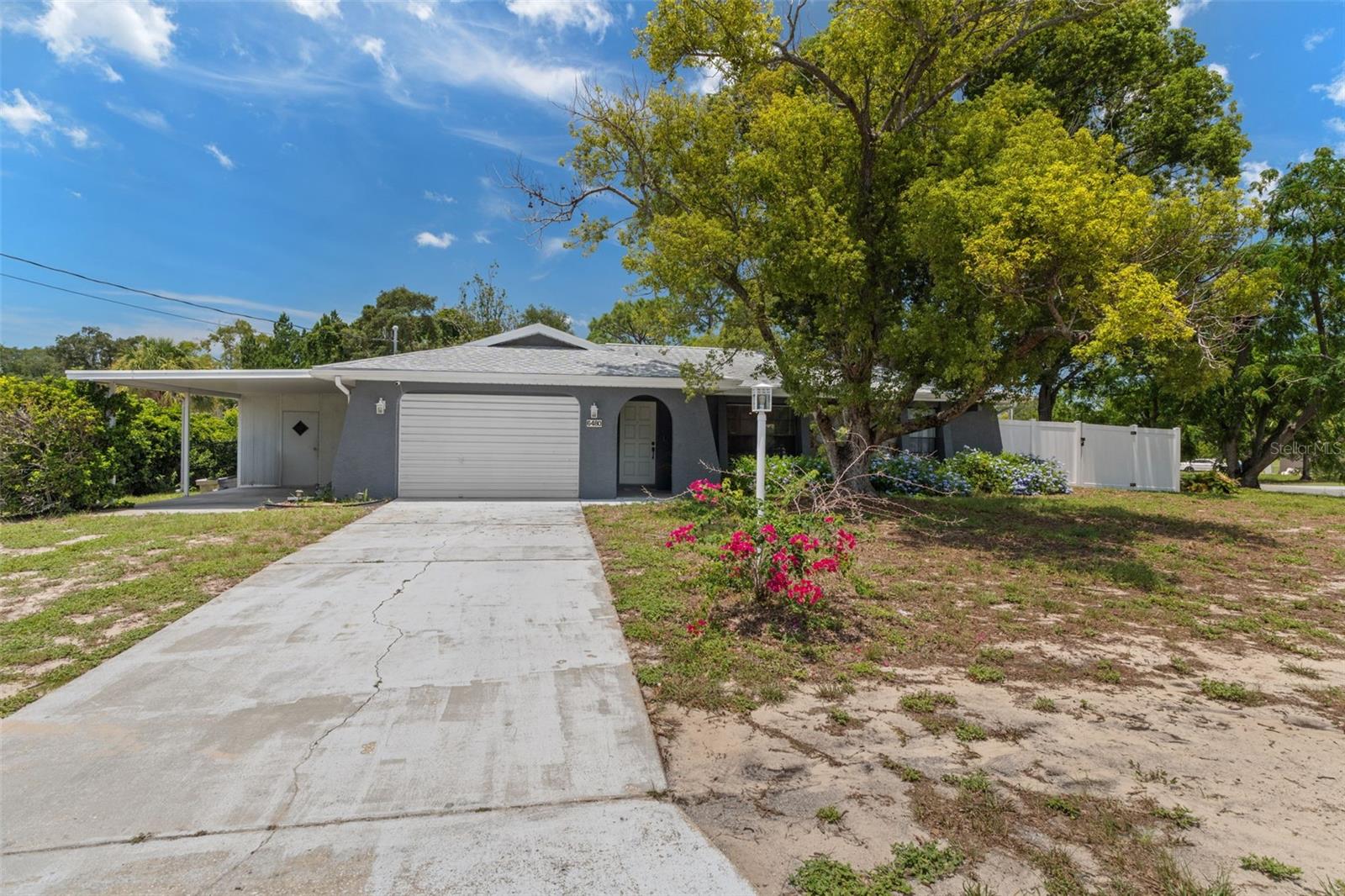 6480 Indian Rock Court — photo