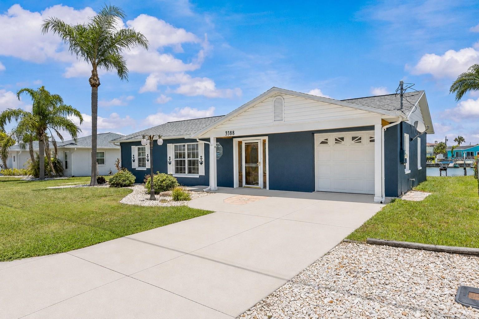 3388 Oleander Drive — photo