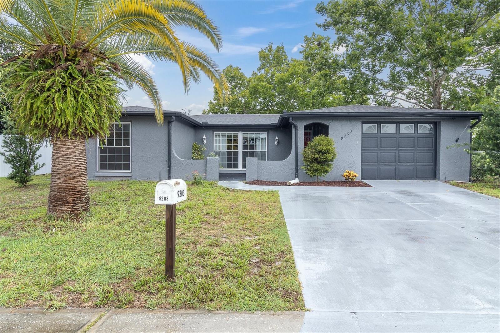 9203 Greenbriar Lane — photo