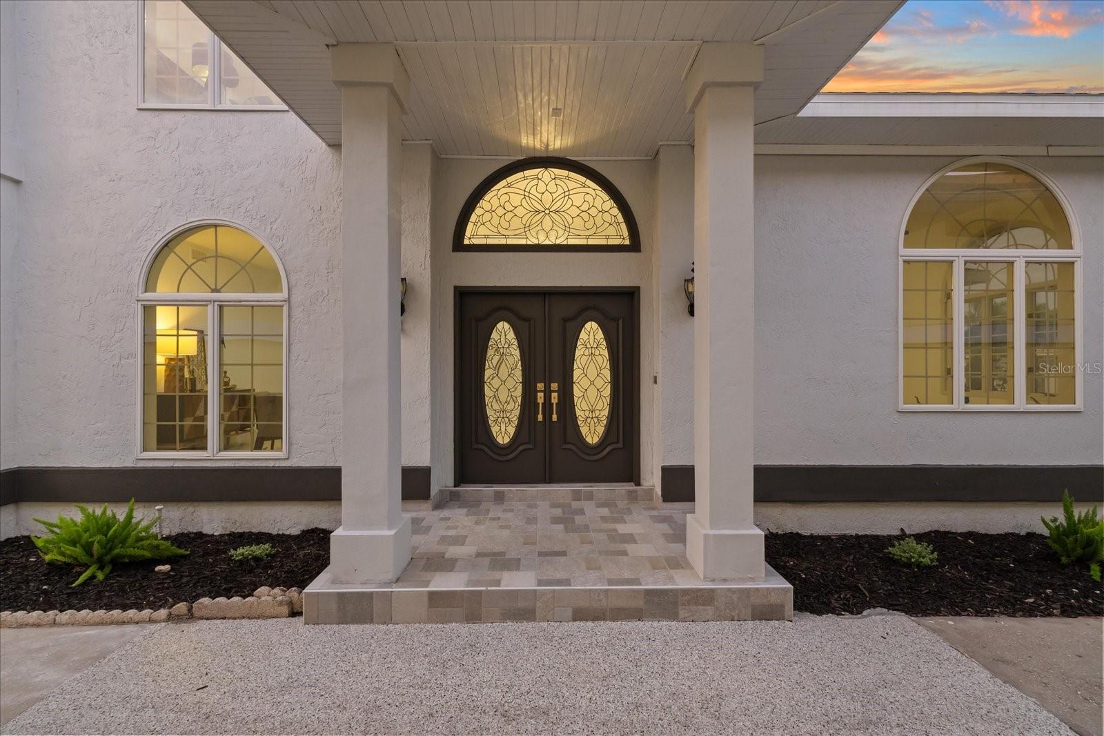 6121 Bayside Drive — photo