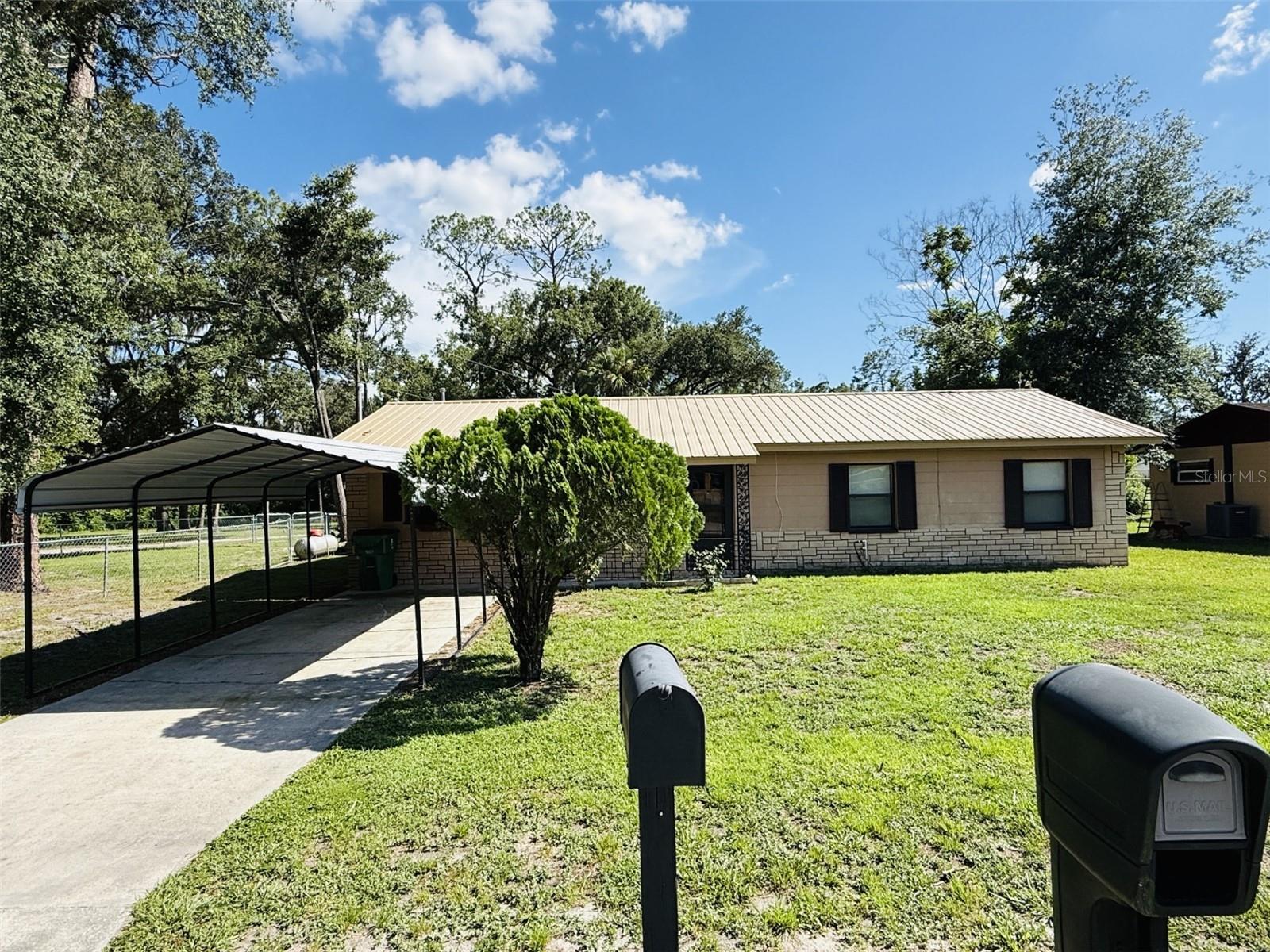 39048 Blue Jay Avenue — photo