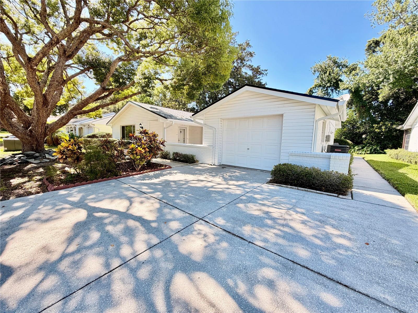 8207 Mill Creek Lane — photo