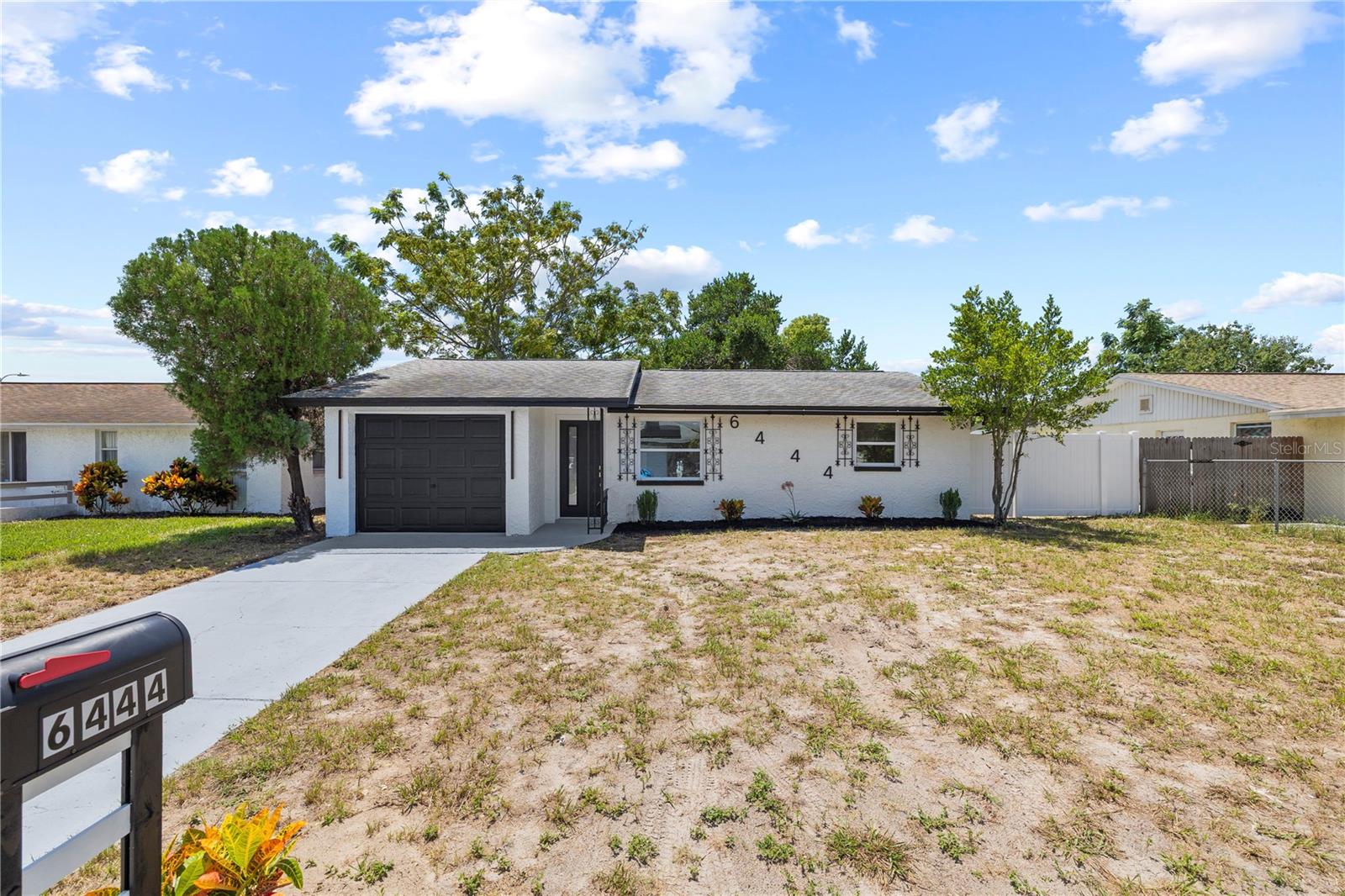 6444 Juniper Road — photo