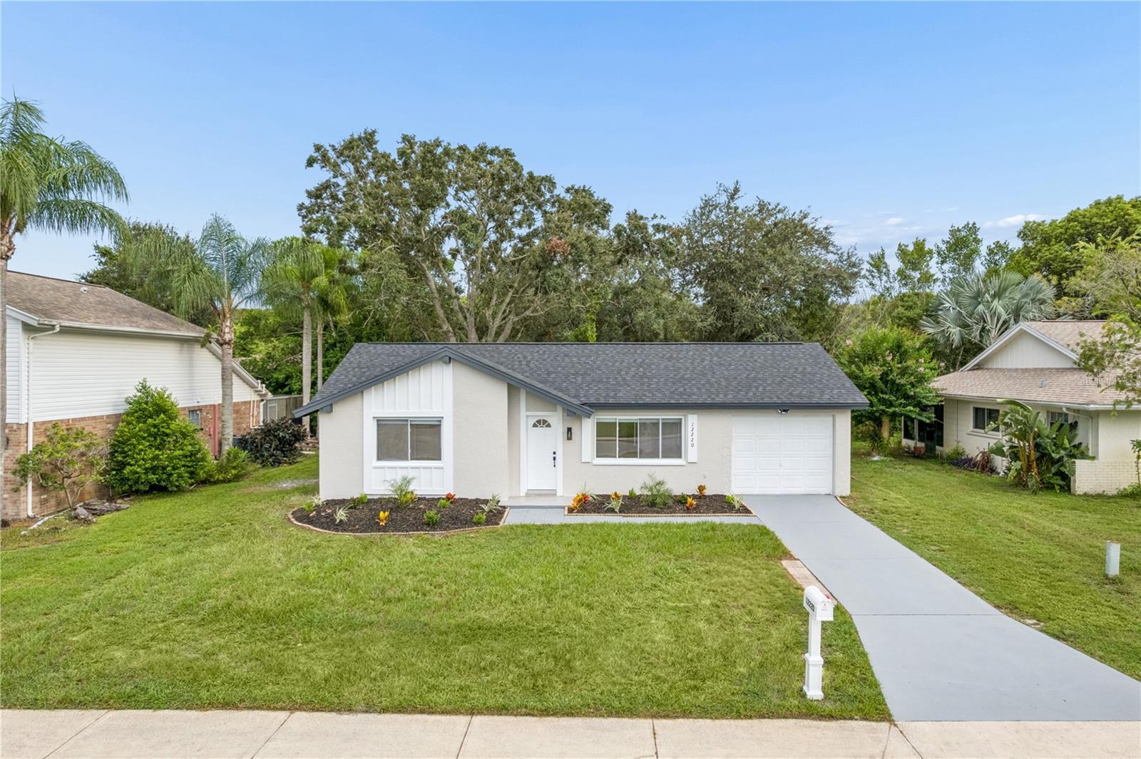 12220 Meadowbrook Lane — photo