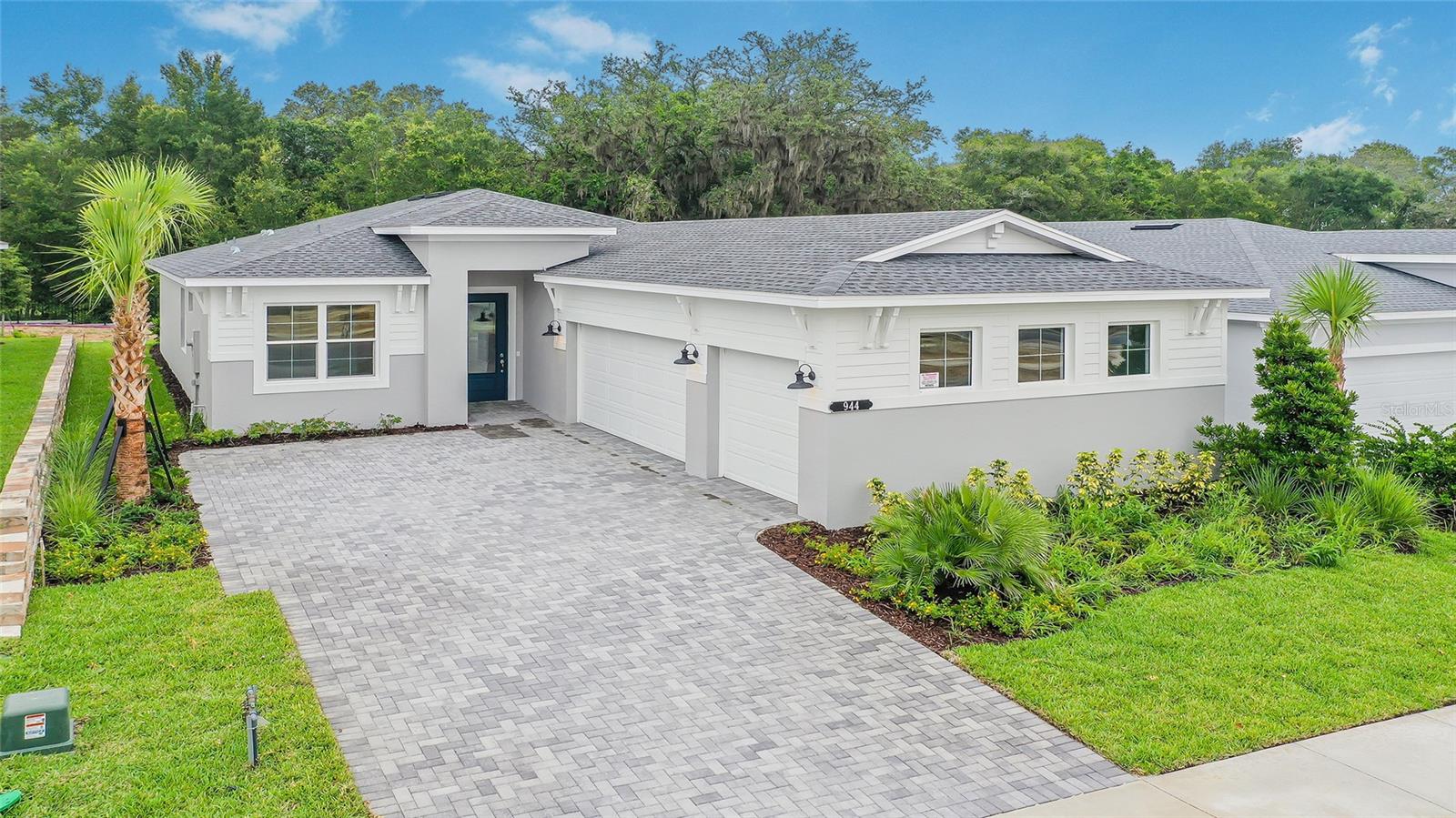 944 Club Cresswind Drive — photo