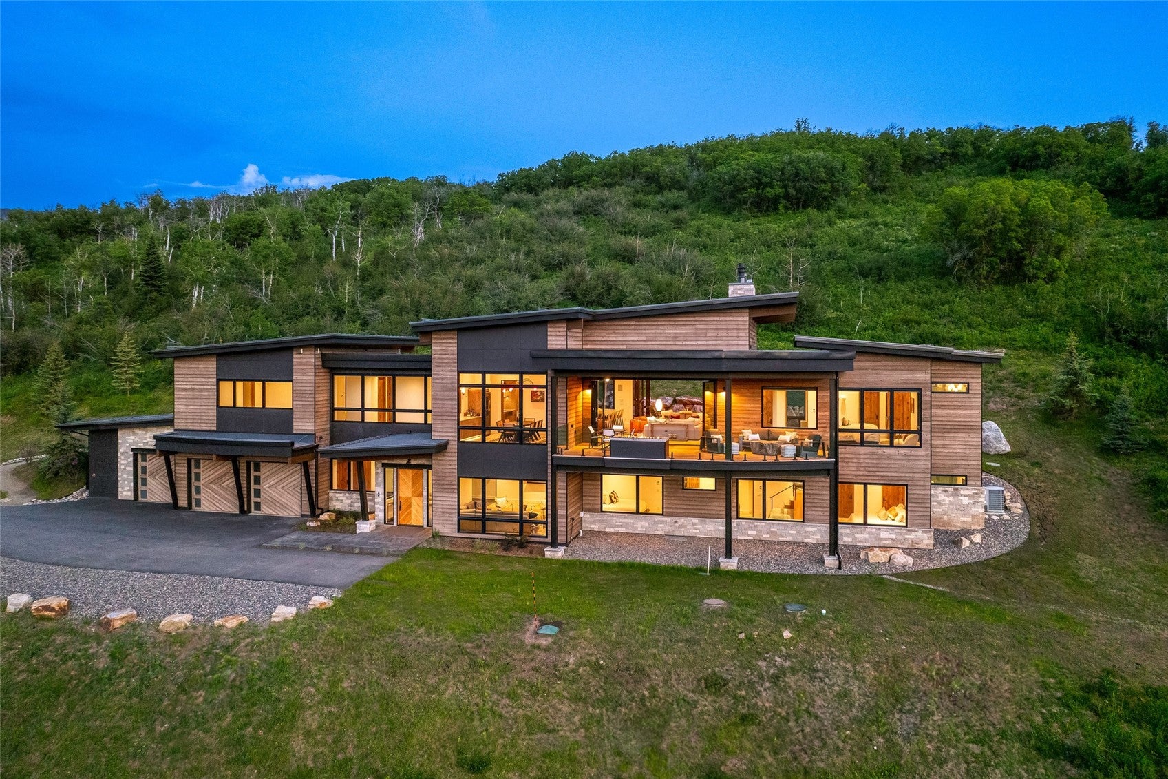 33200 Meadow Creek Drive — photo