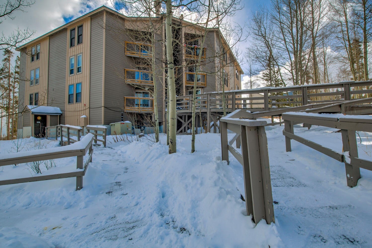 2300 Lodgepole Circle 101 — photo