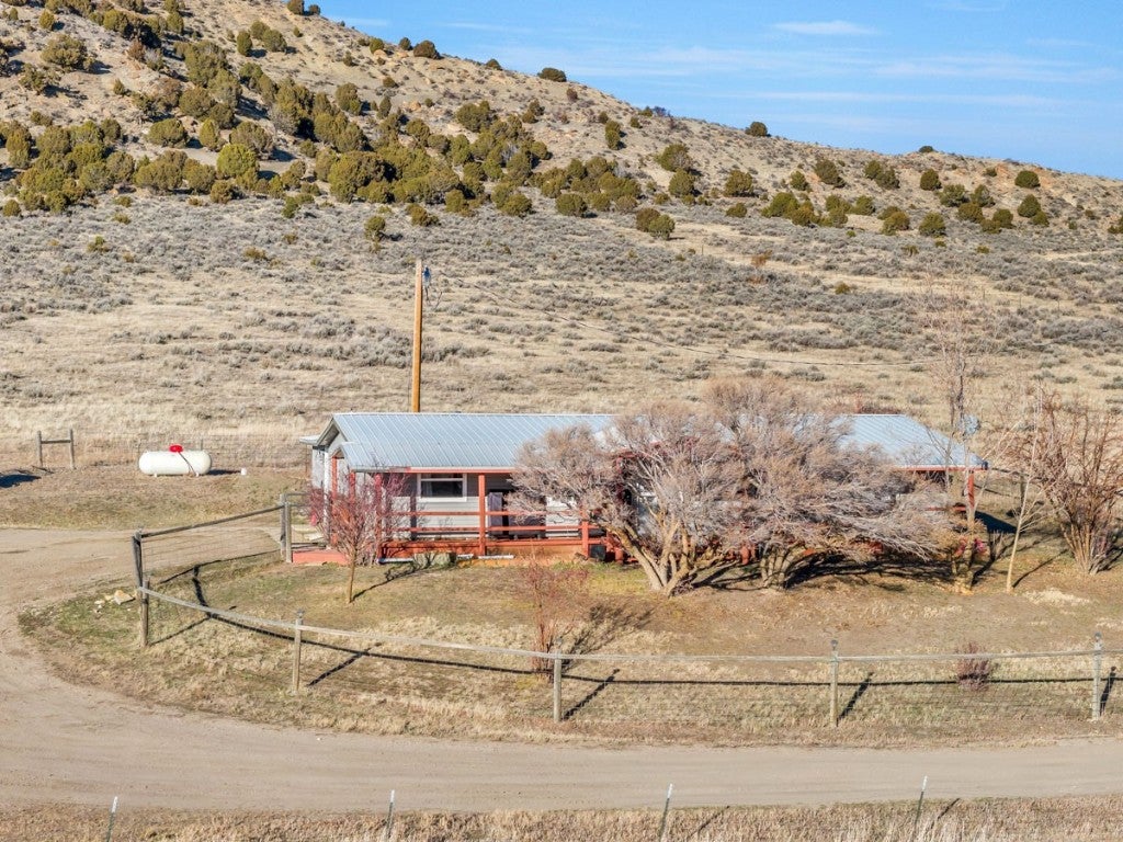 2005 County Road 207 — photo