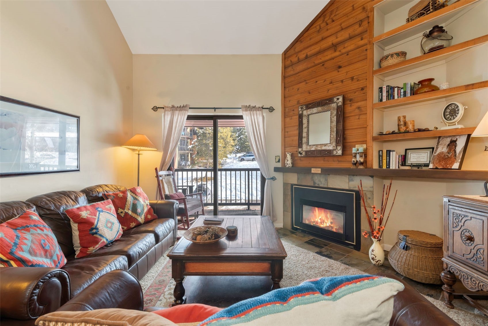 2025 Walton Creek Road 401 — photo