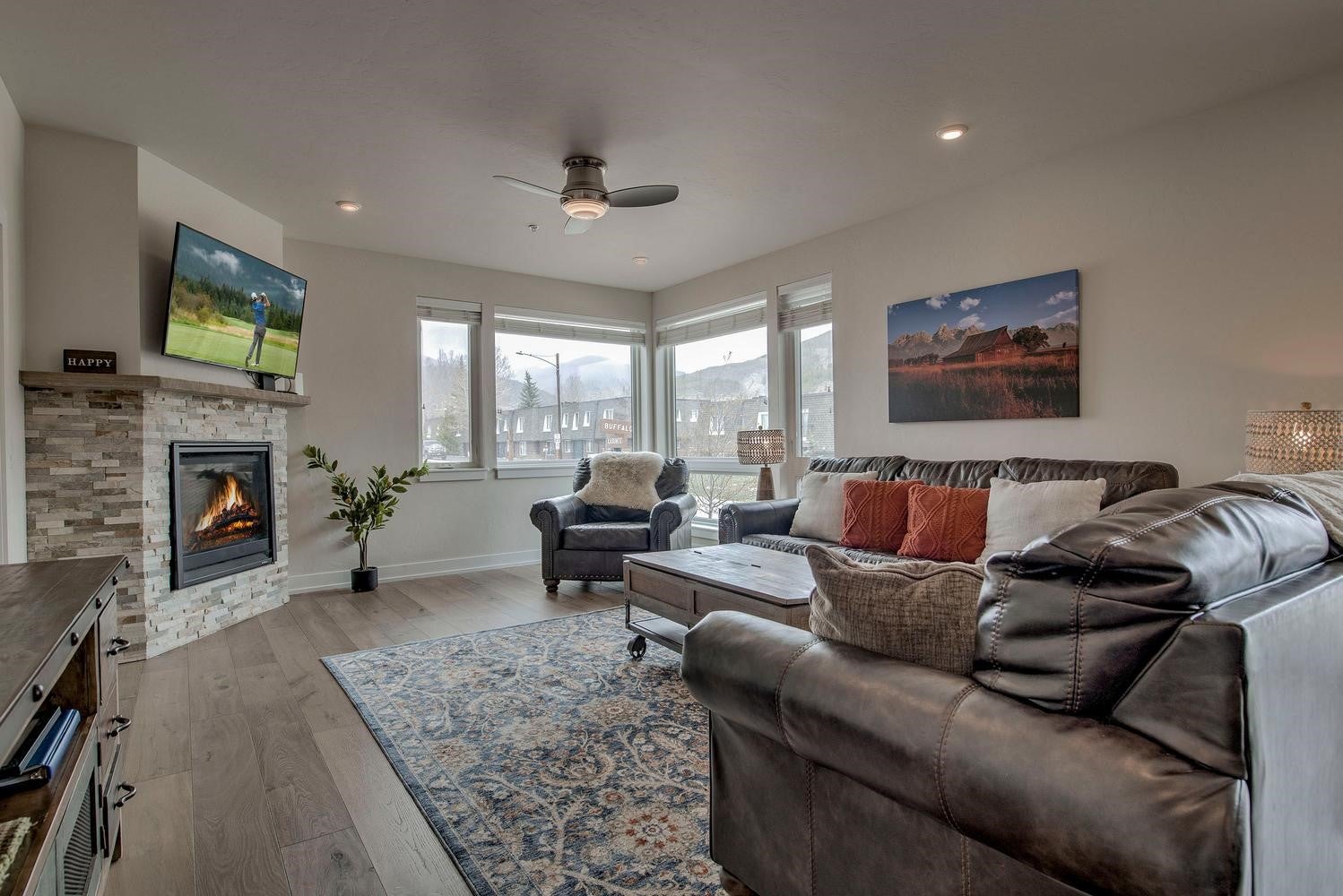 235 E La Bonte Street 108 — photo