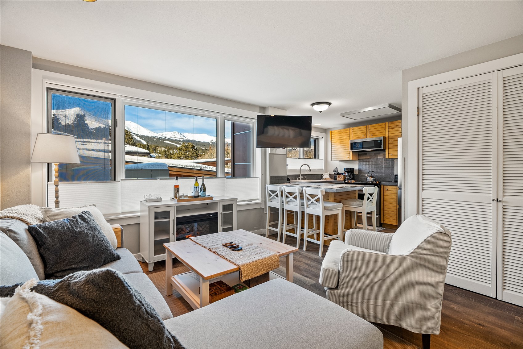 535 S Park Avenue 4215 — photo