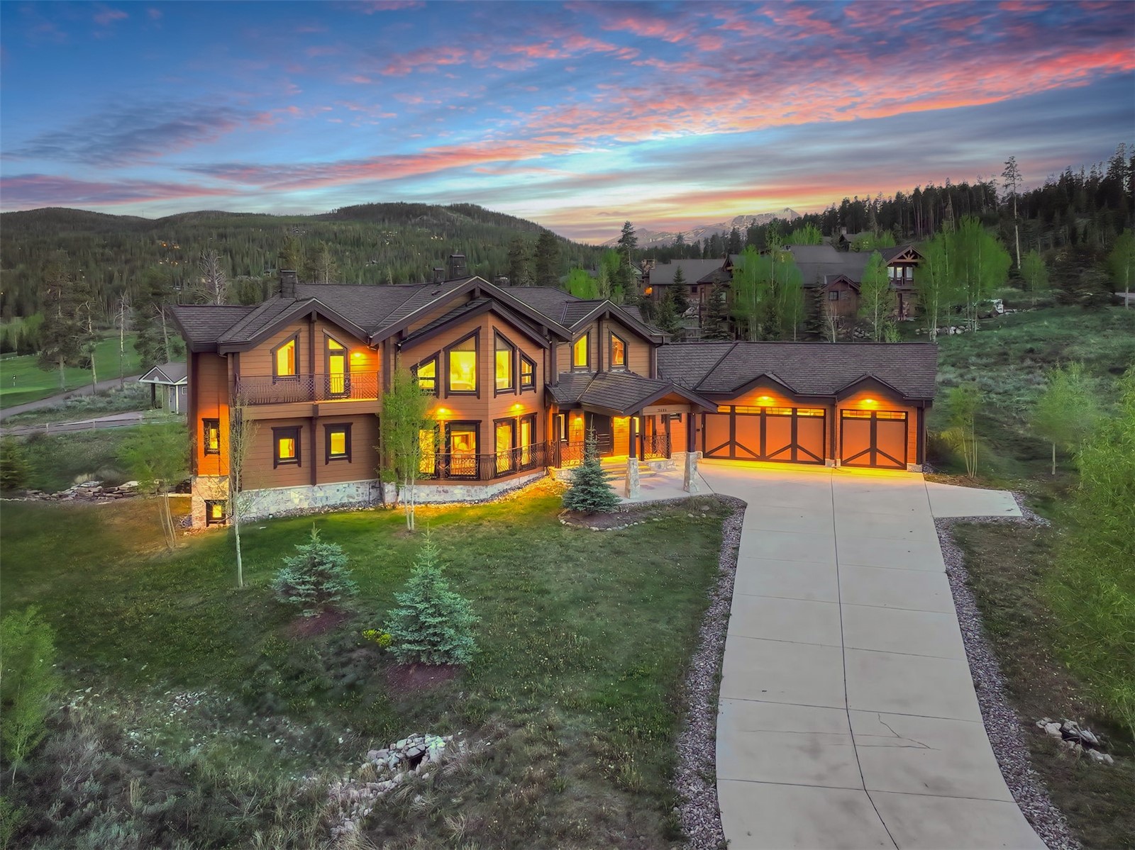 2446 Highlands Drive — photo