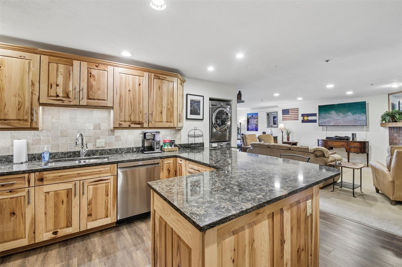 305 S Park Avenue 303 — photo