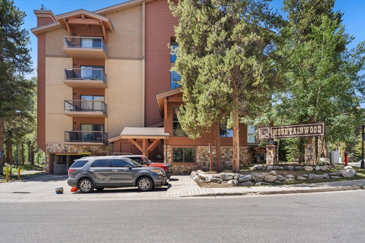 720 Columbine Road 104 — photo