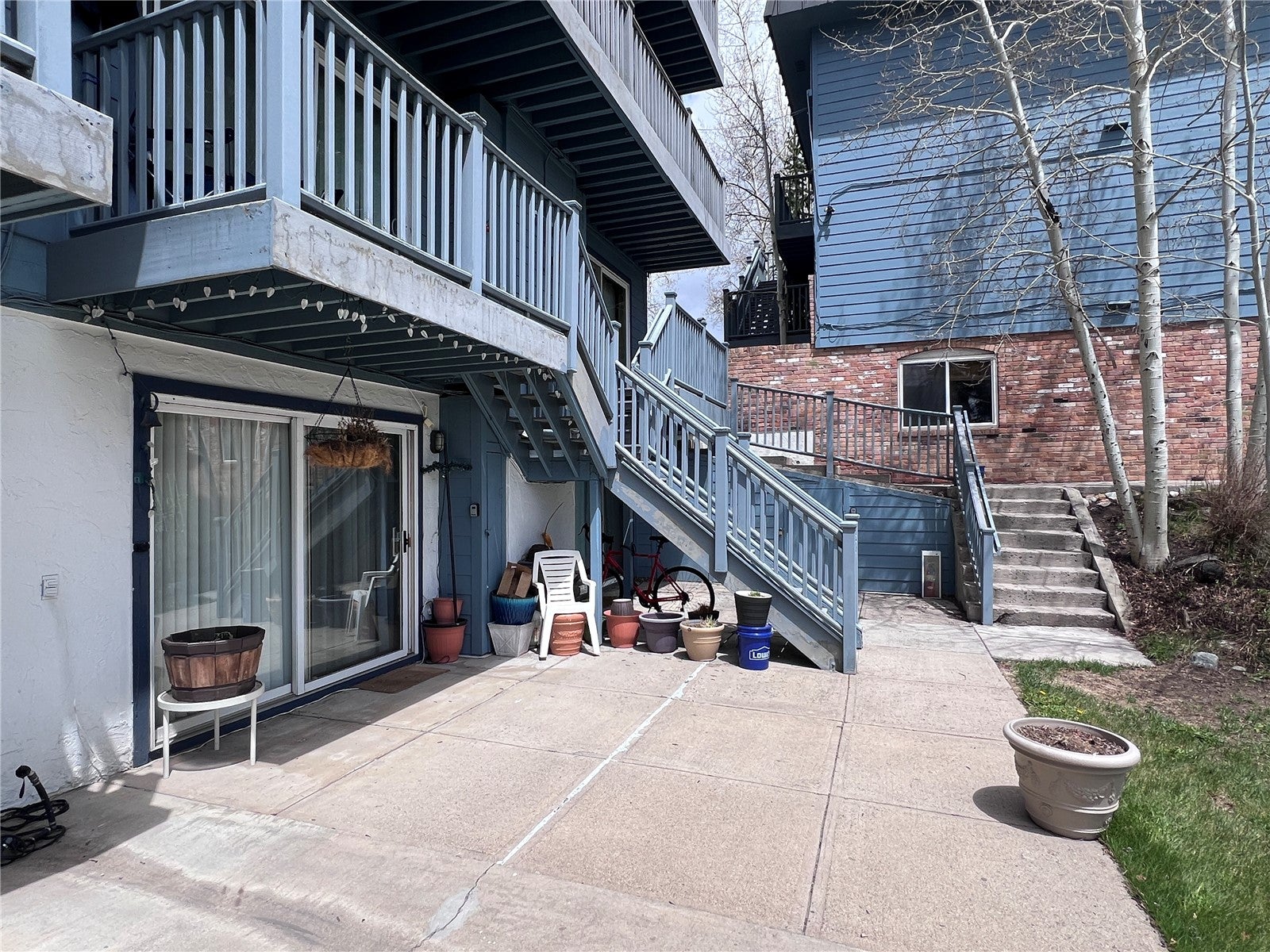 330 E La Bonte Street 2 — photo