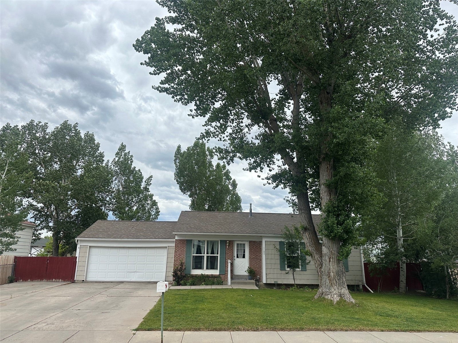 1184 Crest Drive — photo