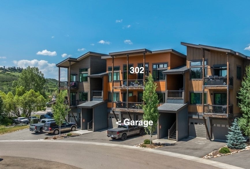 310 Fox Springs Circle 302 — photo
