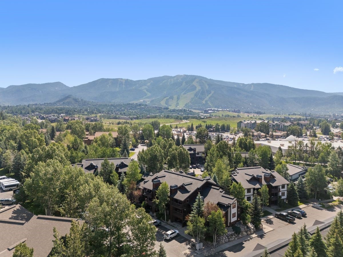 360 Ore House Plaza 205 — photo