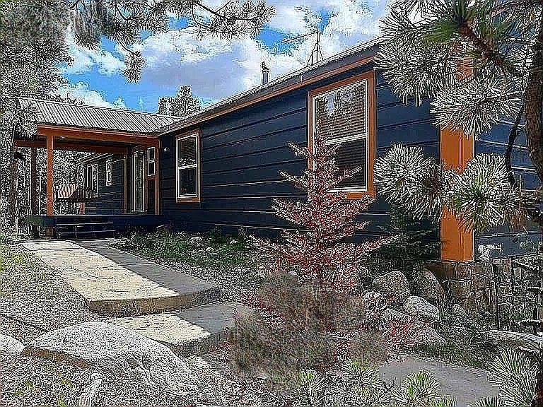 36 Isabelle Court — photo
